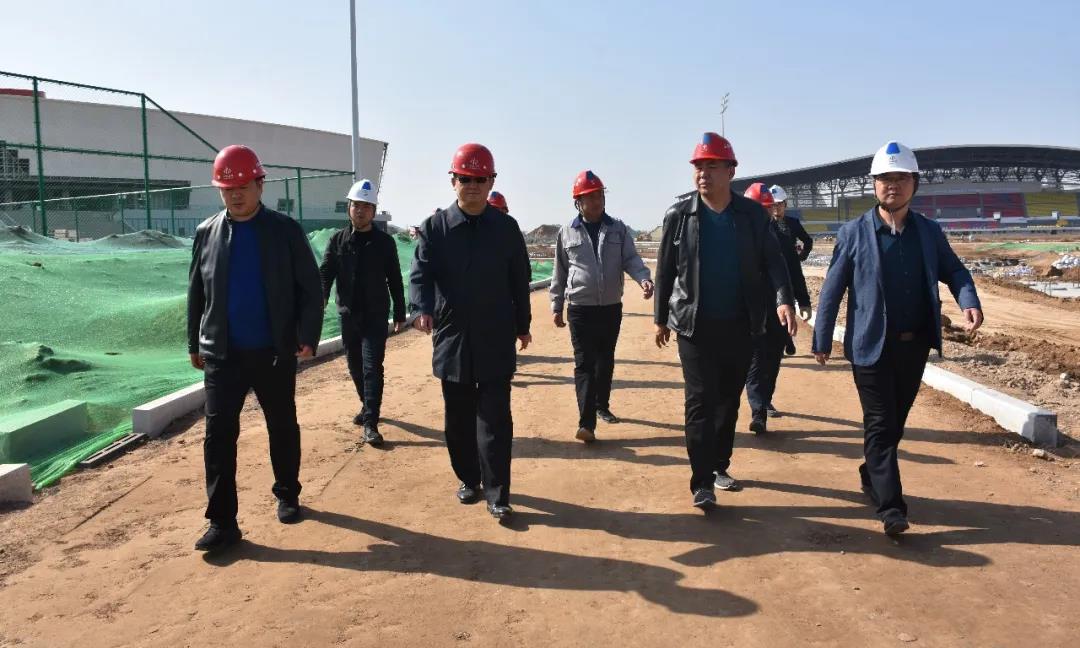 山西建投三建集团党委书记、董事长刘仁旺调研永济市体育中心一场三馆ob电竞项目
